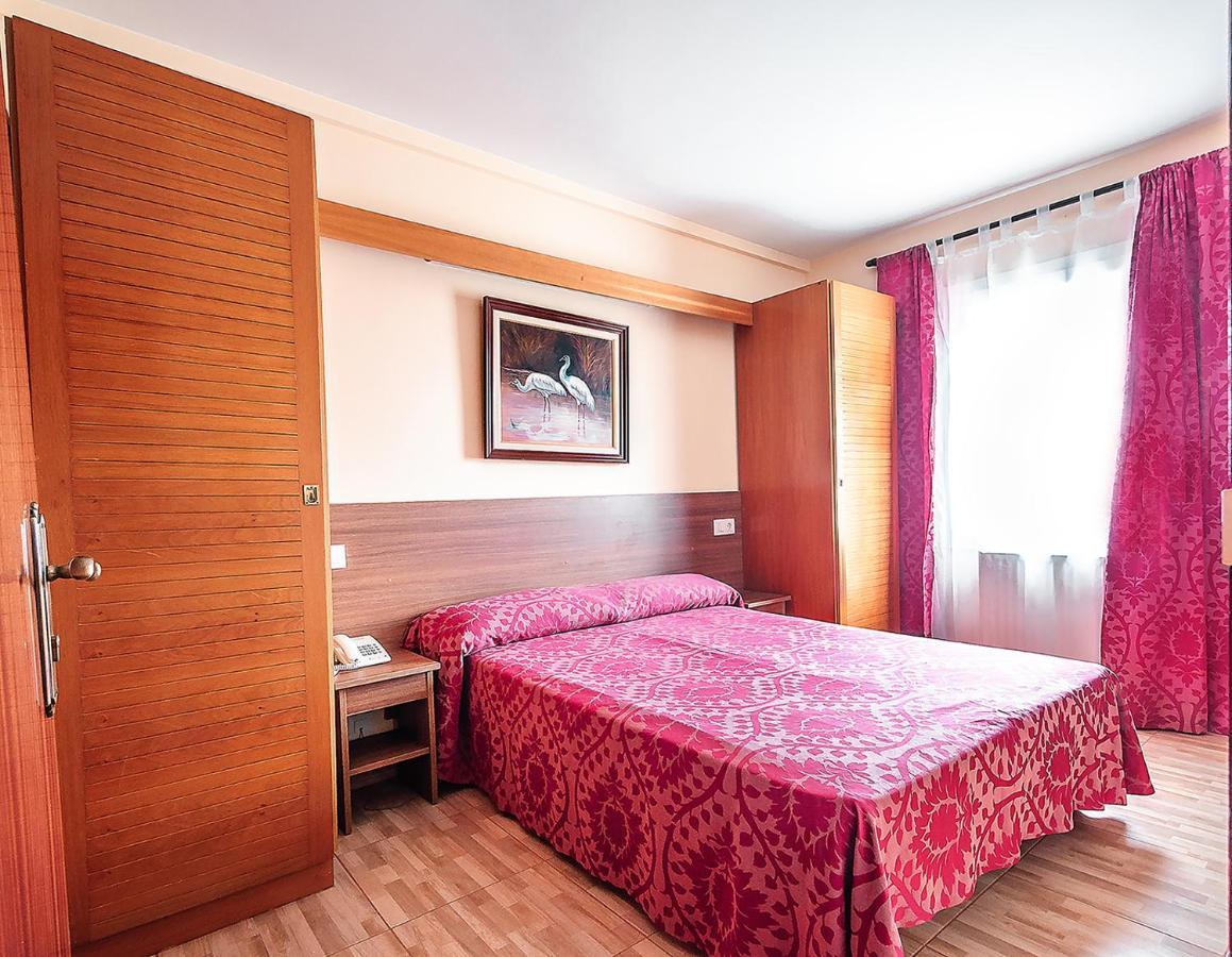 Hotel Silvia Empuriabrava Kültér fotó