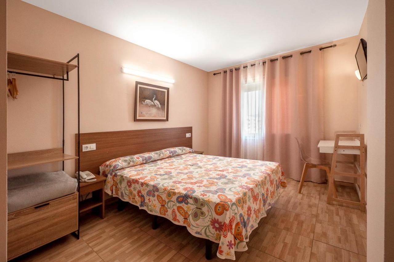 Hotel Silvia Empuriabrava Kültér fotó