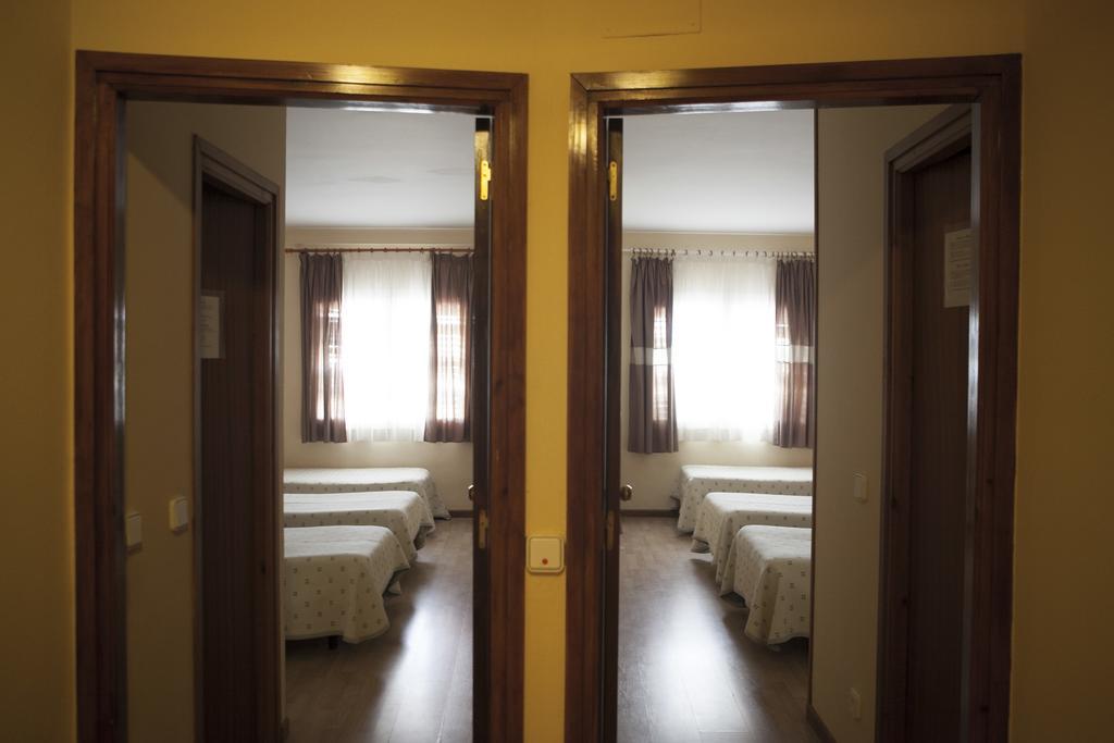 Hotel Silvia Empuriabrava Szoba fotó